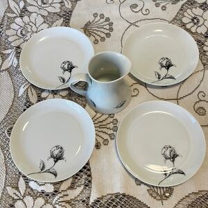 𝅺BLOCK Bidasoa Espana •Rosa Spain 4 Saucers & Creamer w Black Rose/ Leaves